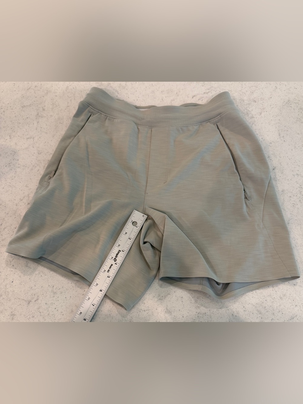 Men’s 6” Tan Lululemon Shorts